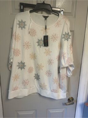 Love Tree Women's Ivory Snowflake Pullover Sweater